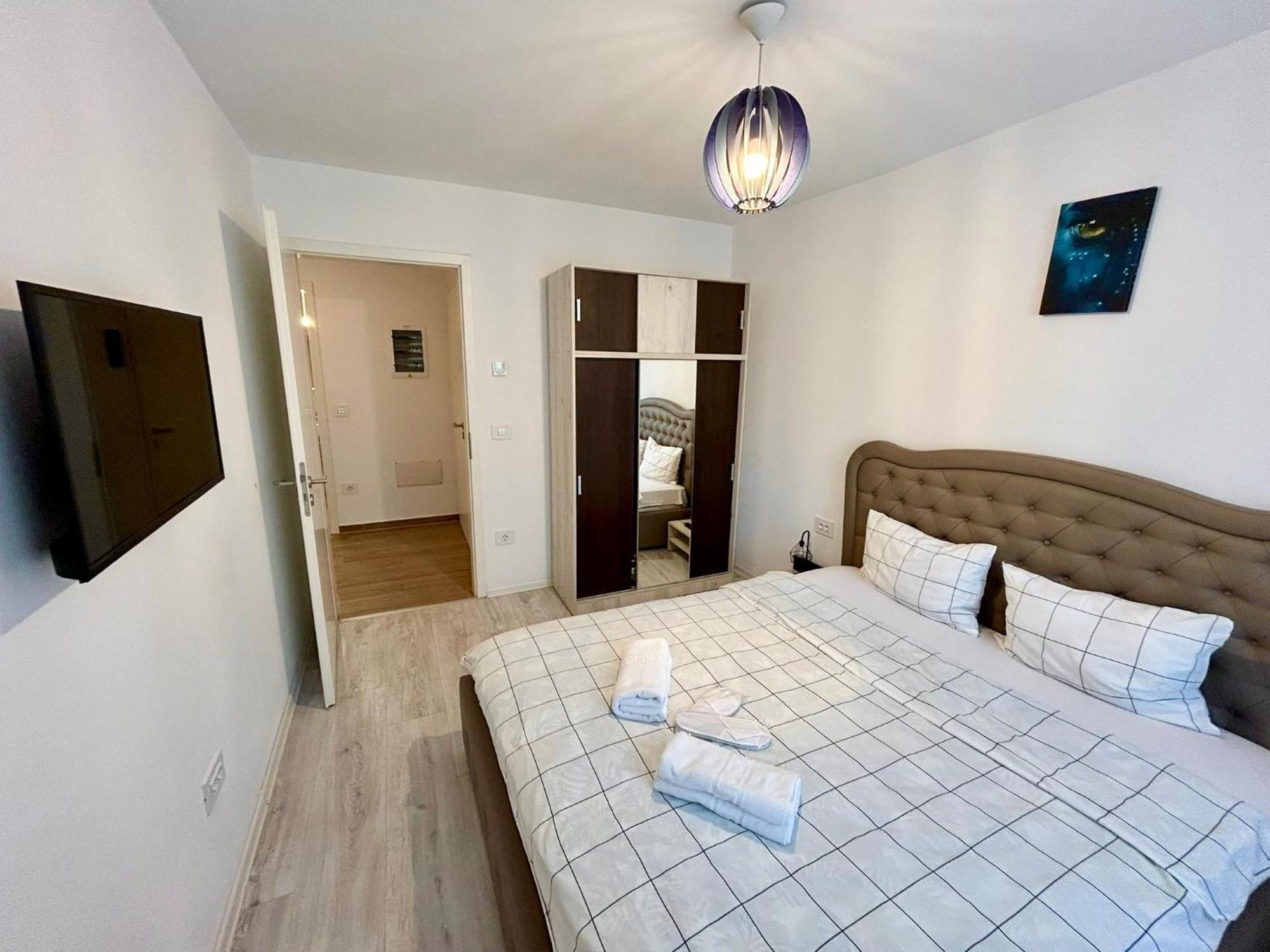 Jad - Luxury 3 Rooms & 2 Rooms Apartments In Kasper, Near Coresi Mall ブラショフ エクステリア 写真