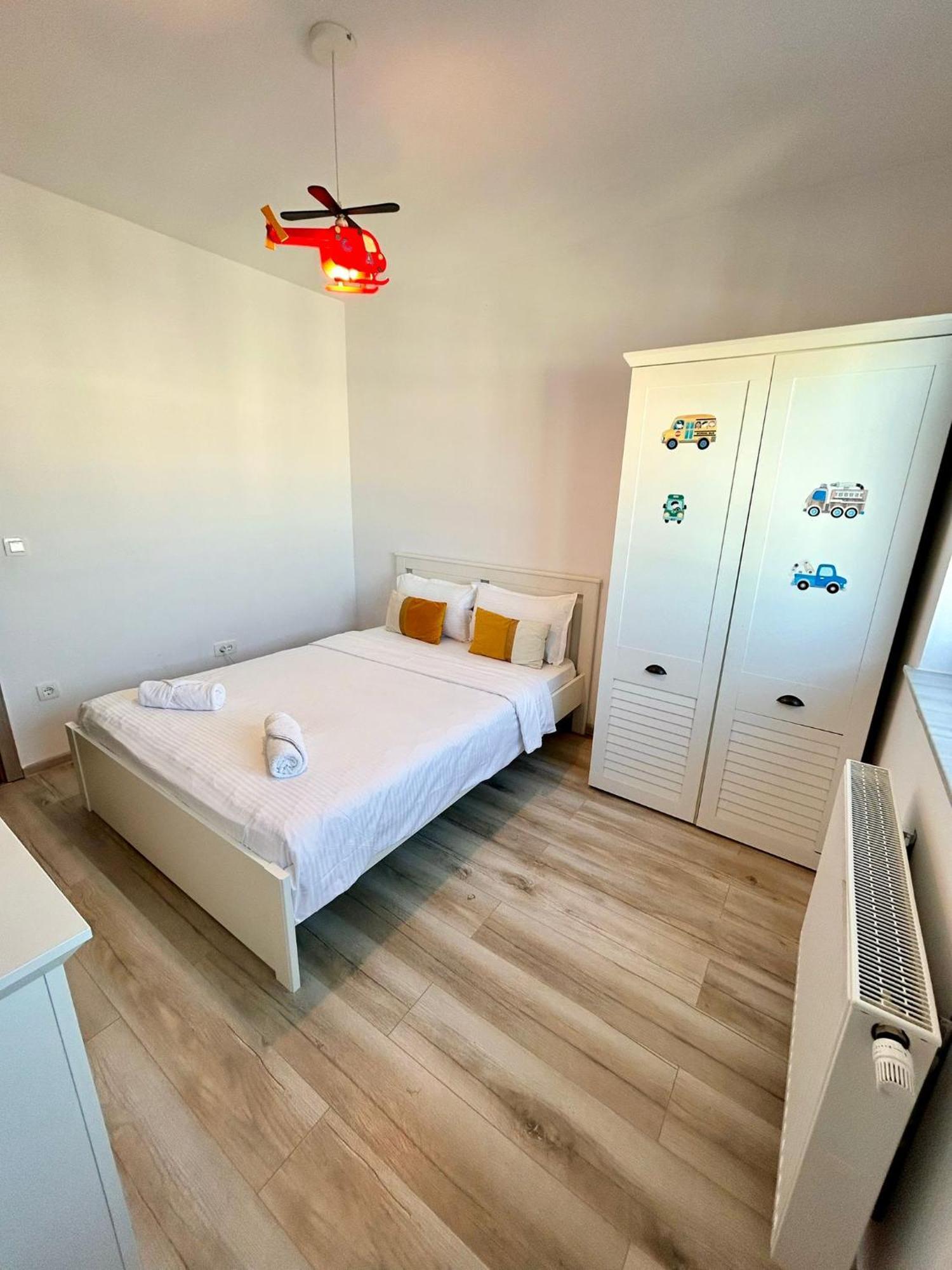 Jad - Luxury 3 Rooms & 2 Rooms Apartments In Kasper, Near Coresi Mall ブラショフ エクステリア 写真